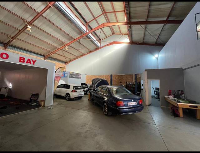 INDUSTRIAL PROPERTY TO RENT IN HENNOPSPARK